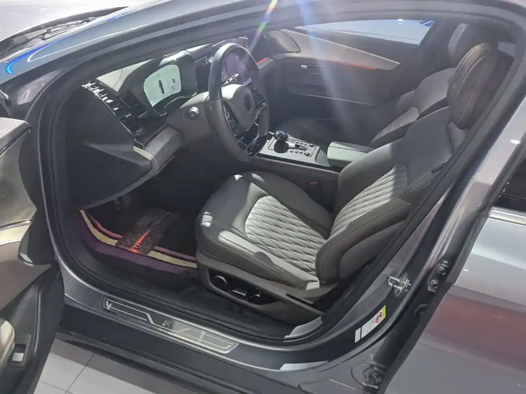 BYD Han — миниатюра 16