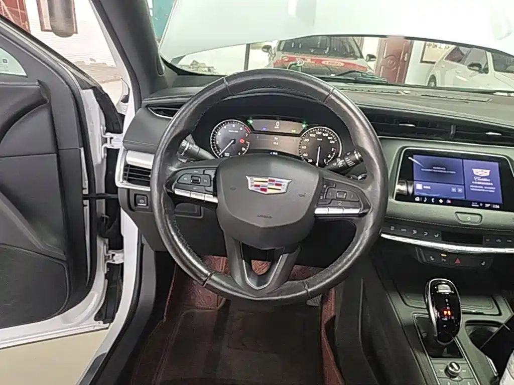 Cadillac XT4 — миниатюра 11