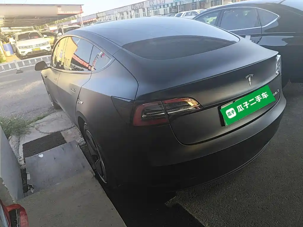 Tesla Model 3 — миниатюра 5