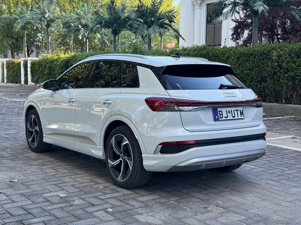Audi Q4 e-tron — миниатюра 7