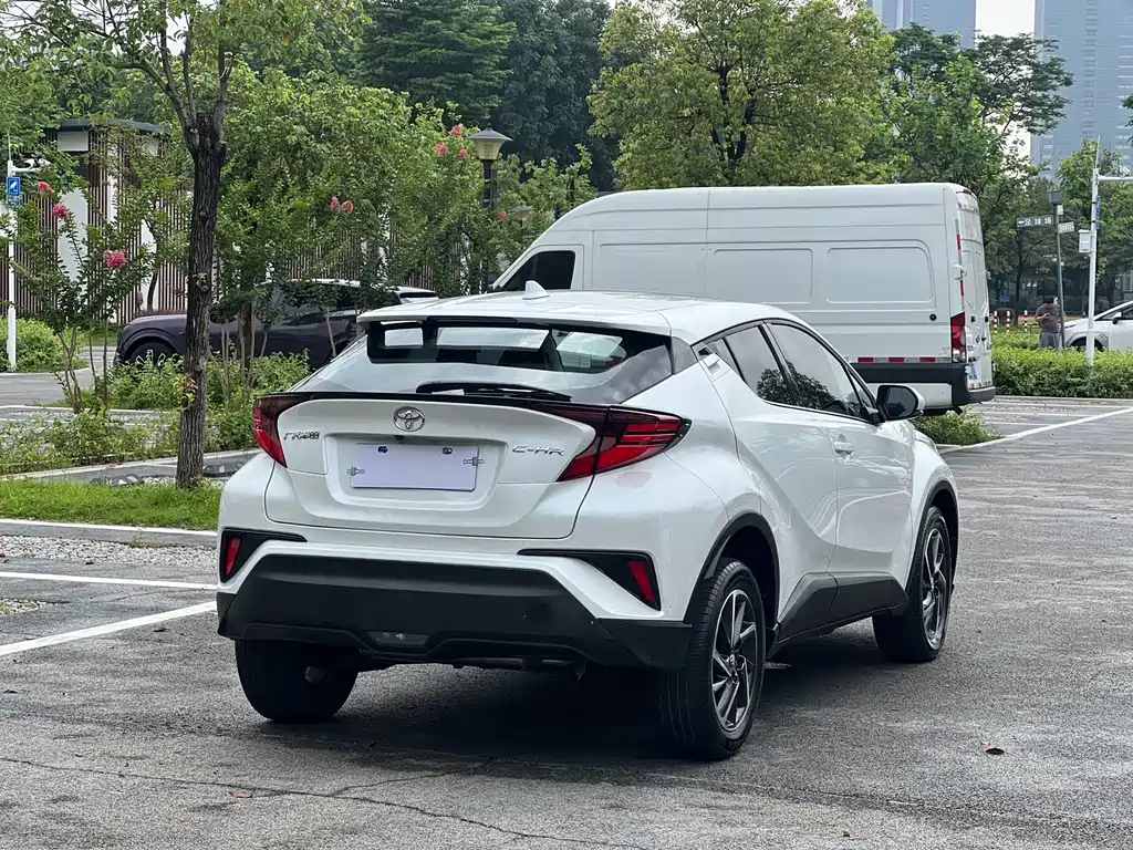 Toyota C-HR 2023 2.0L Luxury