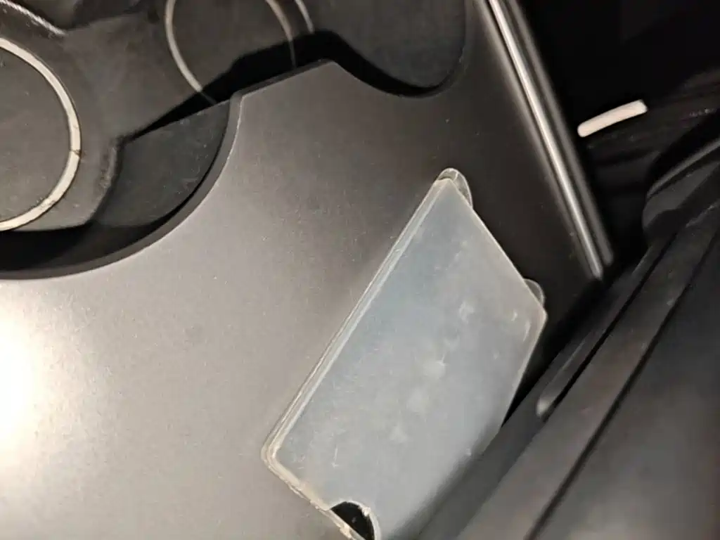 Tesla Model Y — миниатюра 9