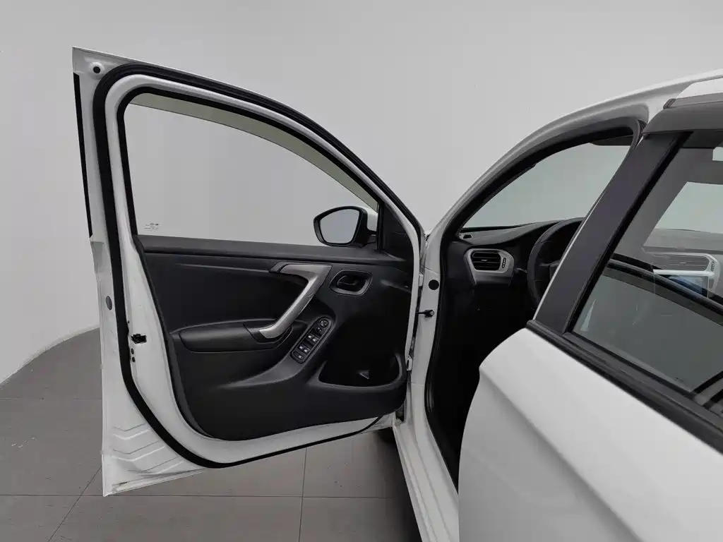 Citroen Elysee — миниатюра 8