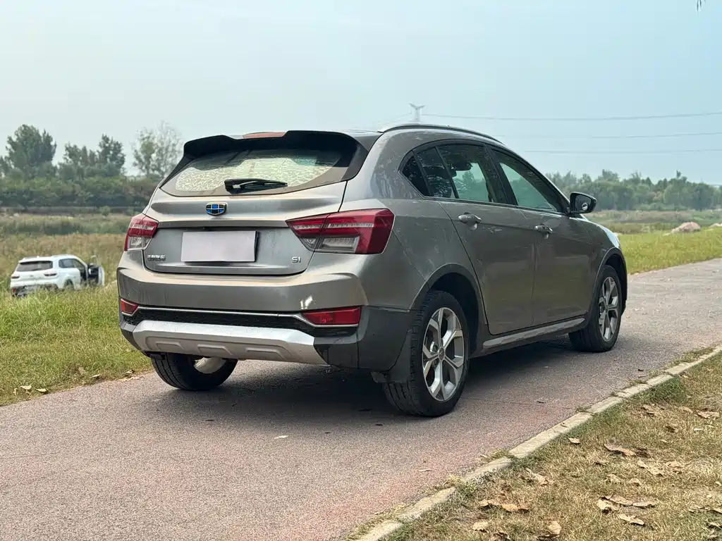 Geely Vision S1 — миниатюра 5