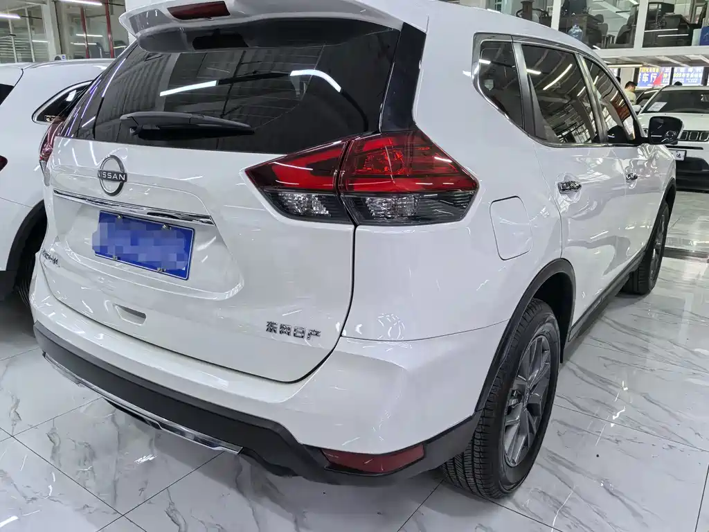 Nissan X-Trail — миниатюра 6