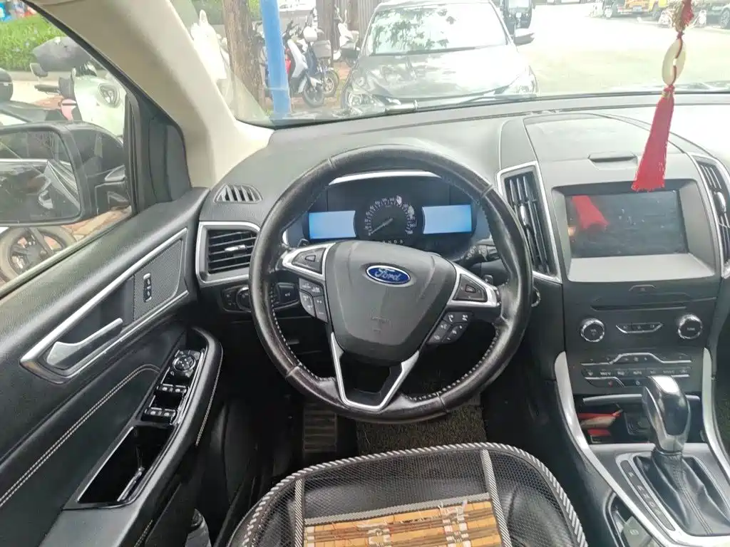 Ford Edge — миниатюра 11