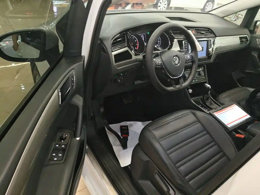 Volkswagen Touran — миниатюра 16