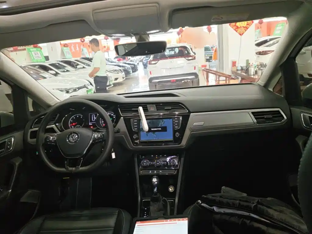 Volkswagen Touran — миниатюра 10