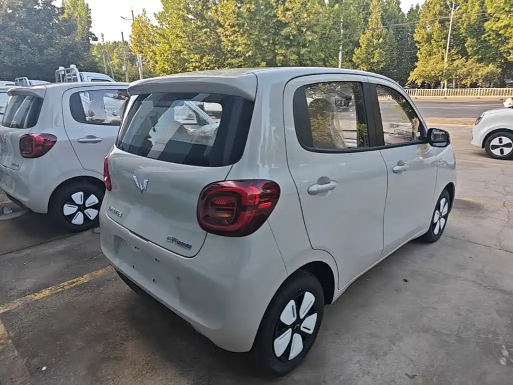 Wuling MINIEV — миниатюра 7