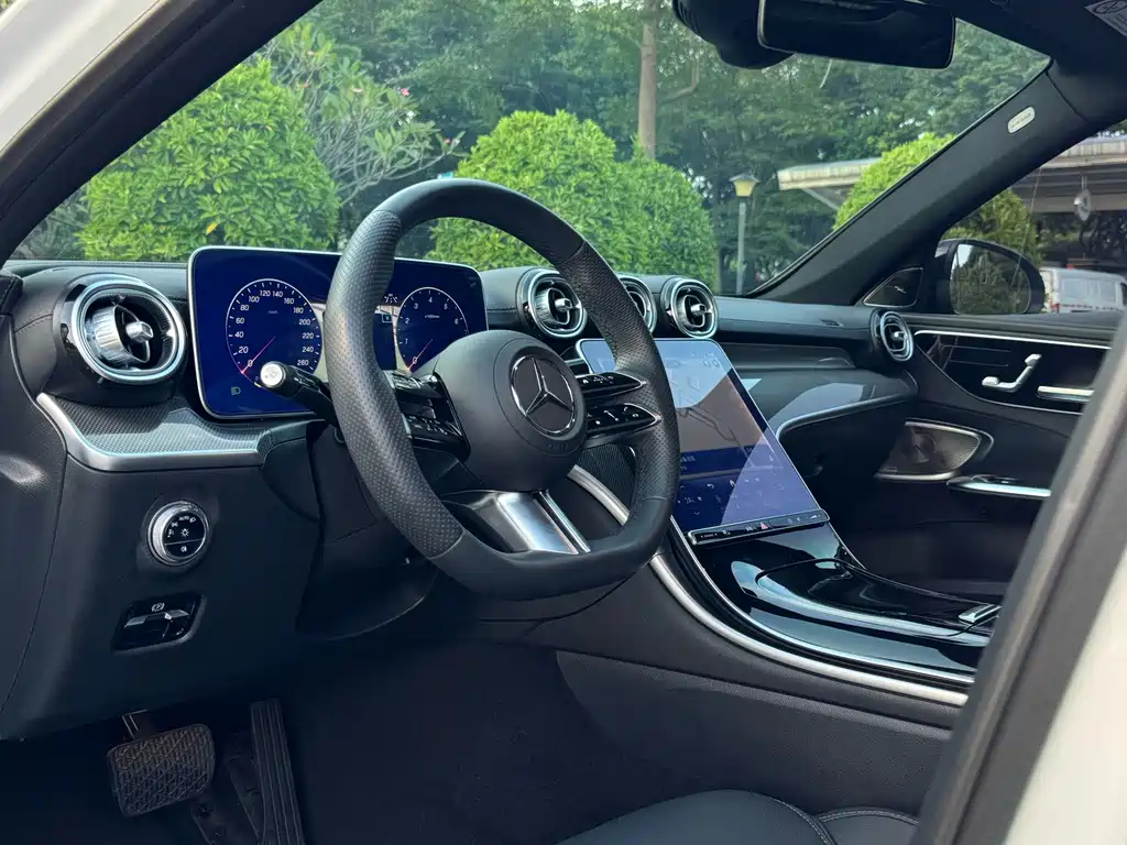 Mercedes-Benz C-Class — миниатюра 13