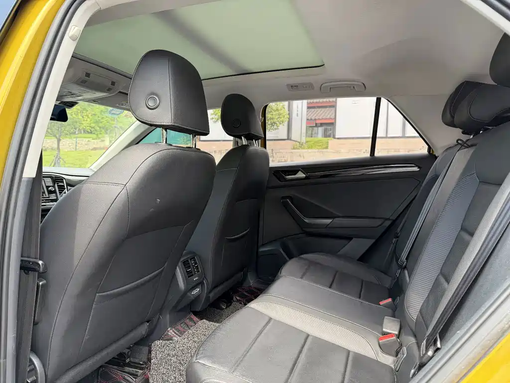 Volkswagen T-Roc — миниатюра 5