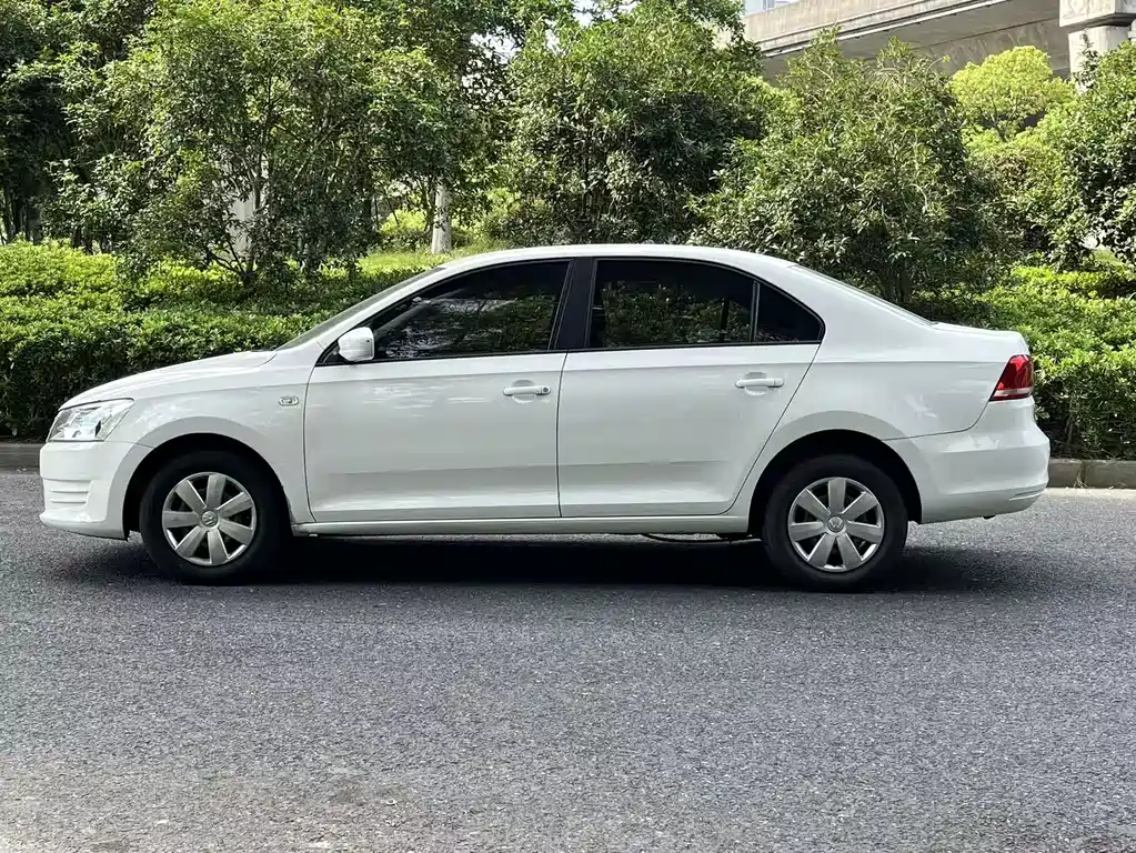 Volkswagen Santana — миниатюра 4