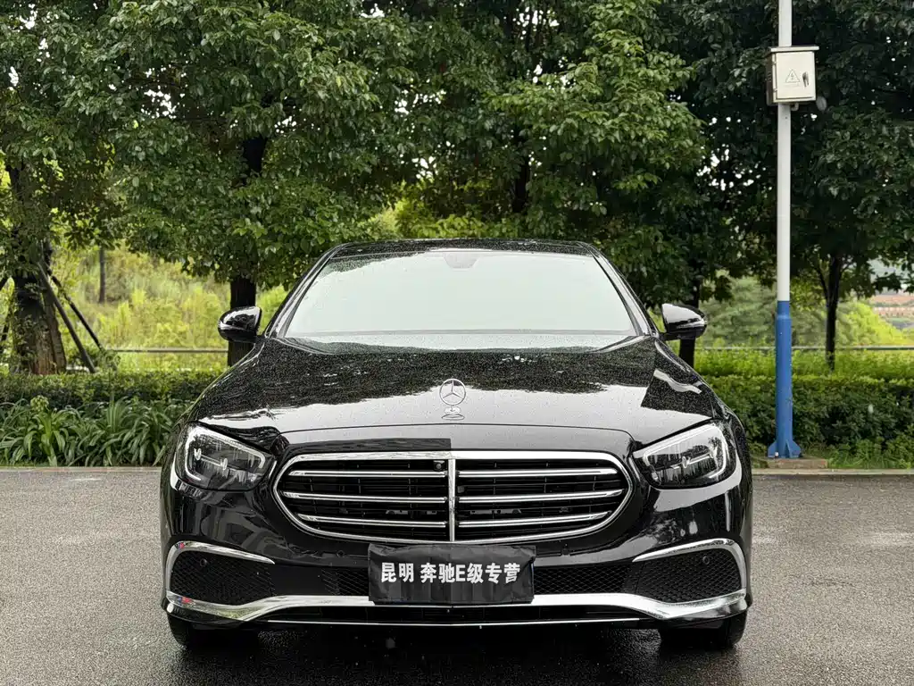 Mercedes-Benz E-Class — миниатюра 2