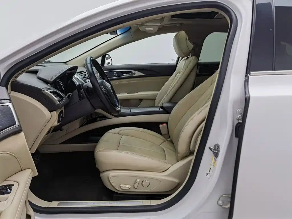 Lincoln MKZ — миниатюра 10