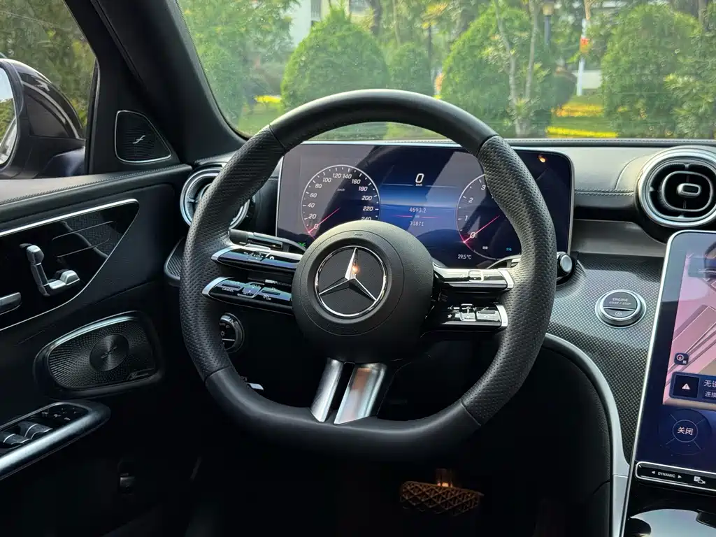 Mercedes-Benz C-Class — миниатюра 7