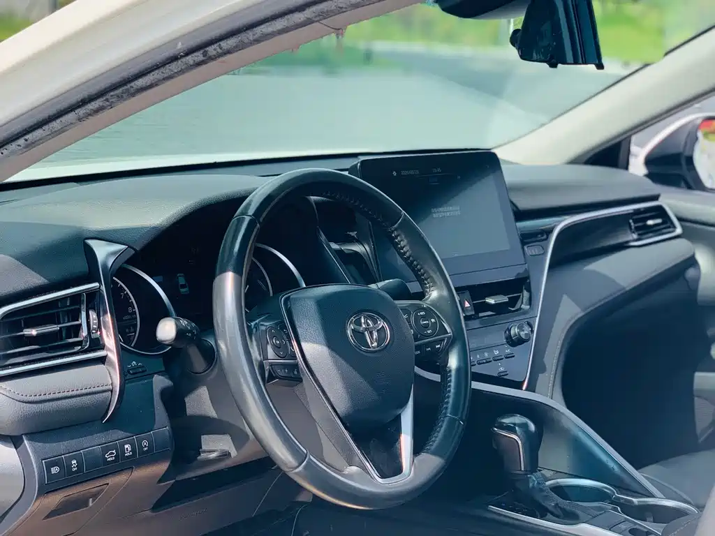 Toyota Camry — миниатюра 12