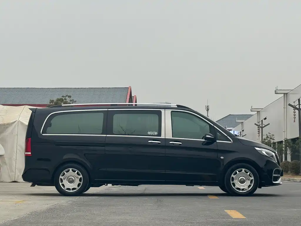 Mercedes-Benz Vito 2021 2.0T 7 мест
