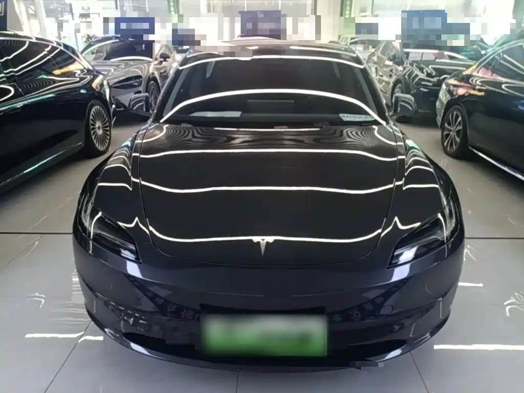Tesla Model 3 — миниатюра 3