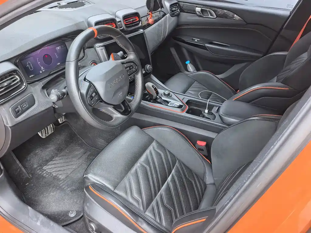 Lynk & Co 02 Hatchback — миниатюра 8