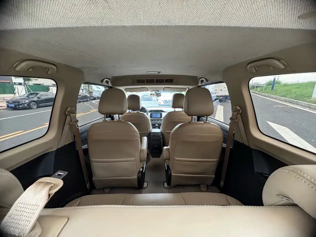 Wuling Hongguang — миниатюра 8