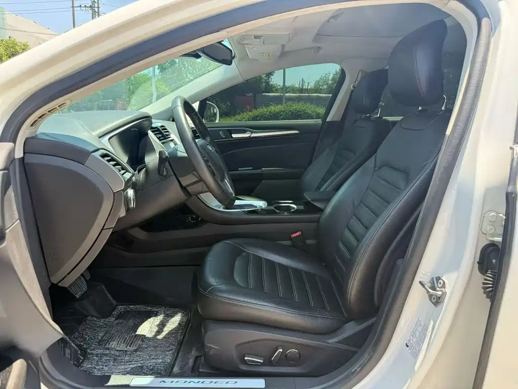 Ford Mondeo — миниатюра 7