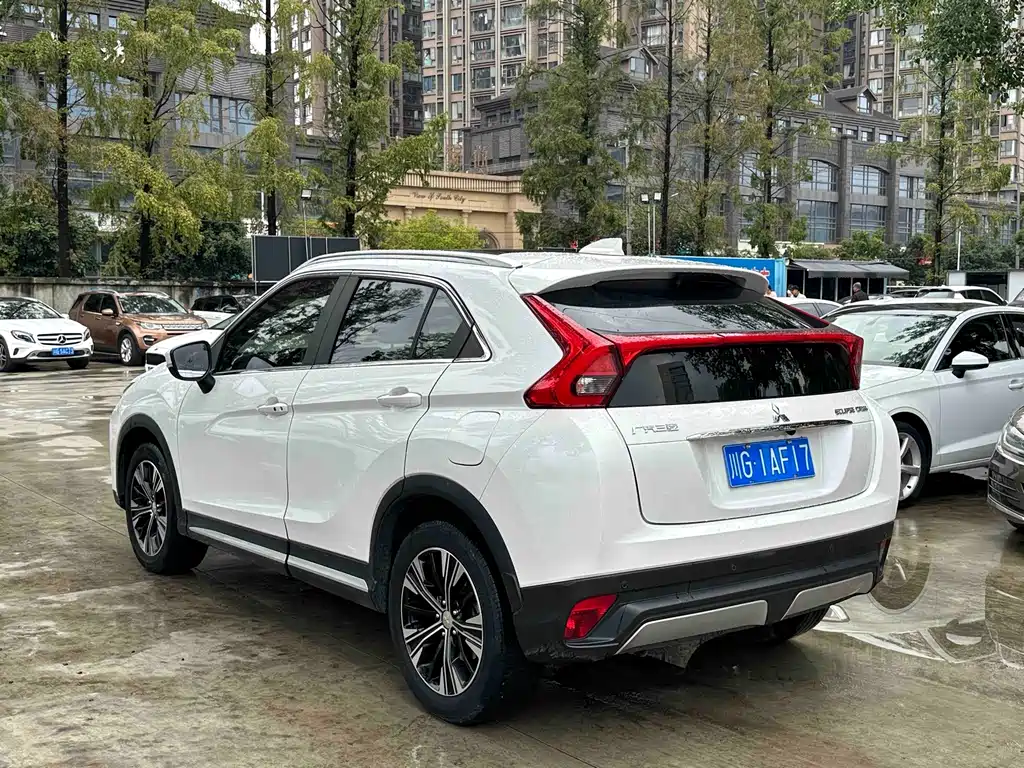 Mitsubishi Eclipse Cross — миниатюра 10