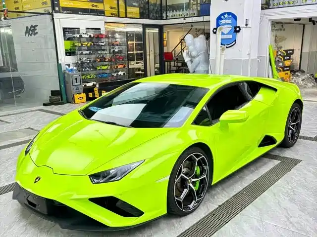 LAMBORGHINI HURACÁN