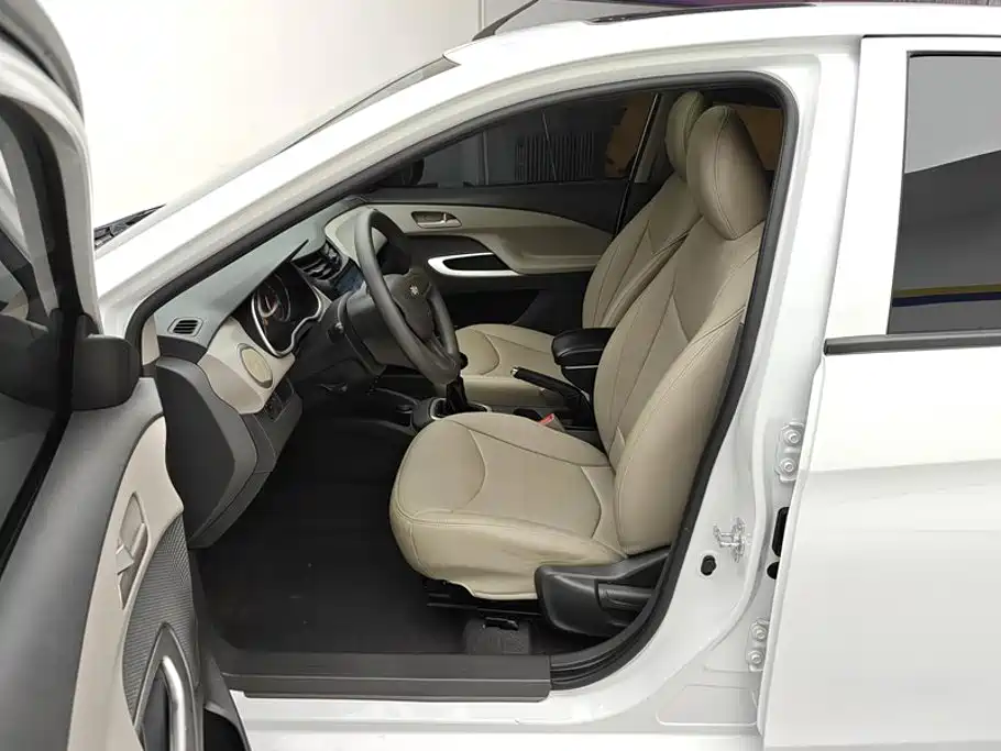 Chevrolet Sail — миниатюра 9