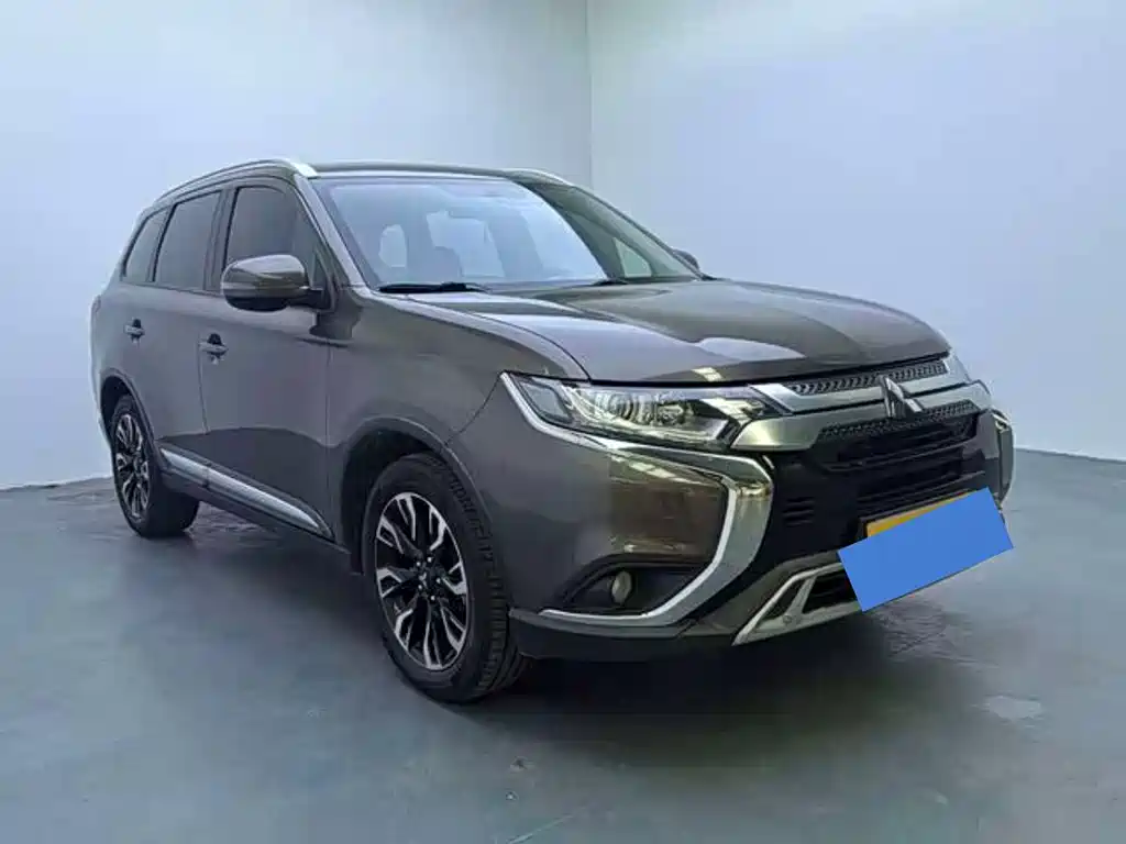 Mitsubishi Outlander — миниатюра 3