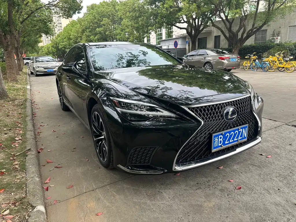 Lexus LS — миниатюра 2