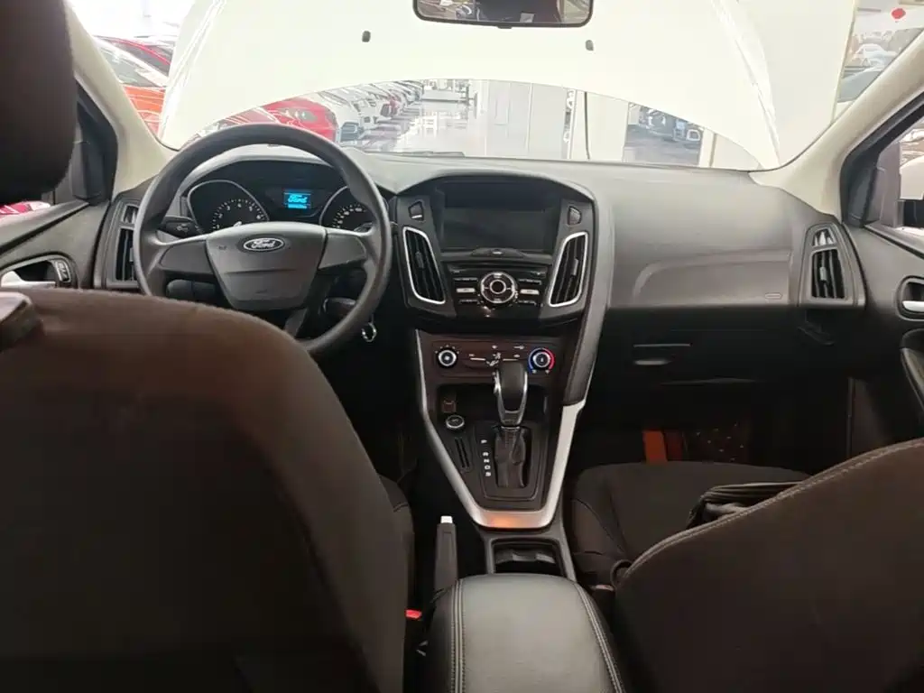 Ford Focus — миниатюра 10