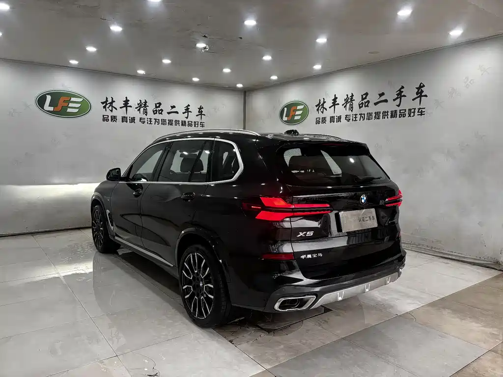 BMW X5 2025 xDrive 40Li M Sport