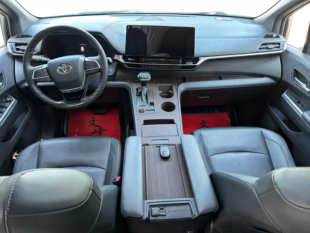 Toyota Sienna — миниатюра 3