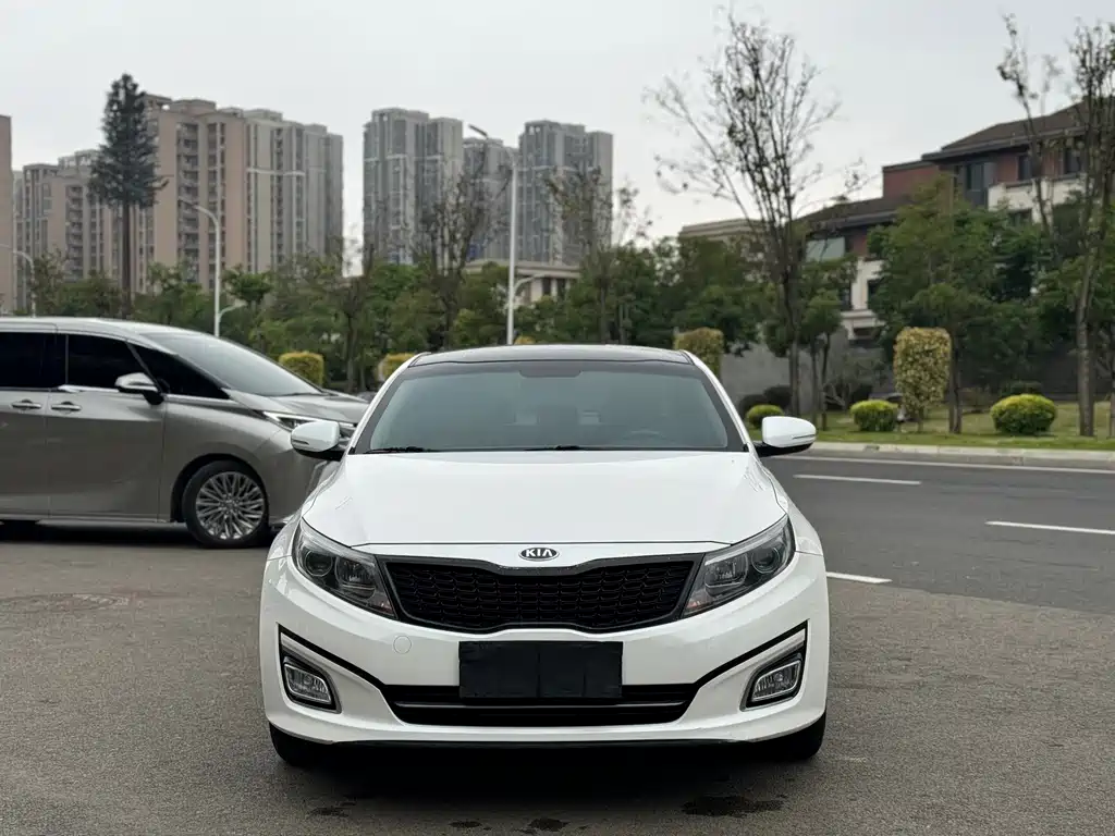 Kia K5 2015 2.0L AT GL