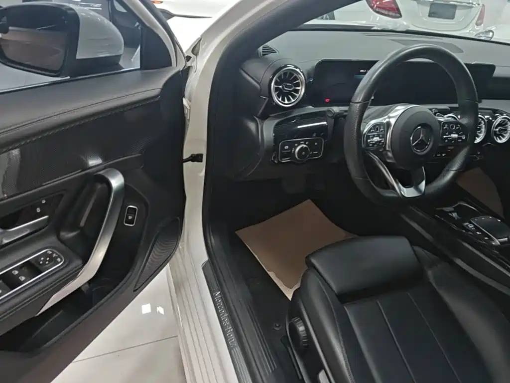 Mercedes-Benz A-Class — миниатюра 16