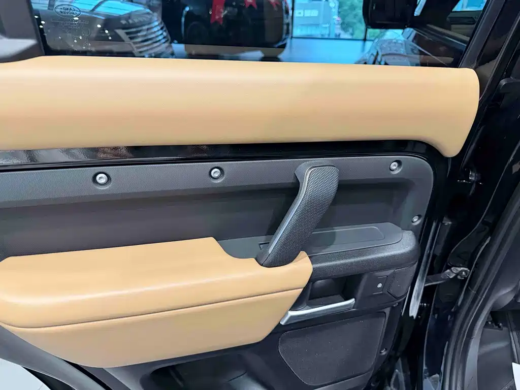Land Rover Defender — миниатюра 15