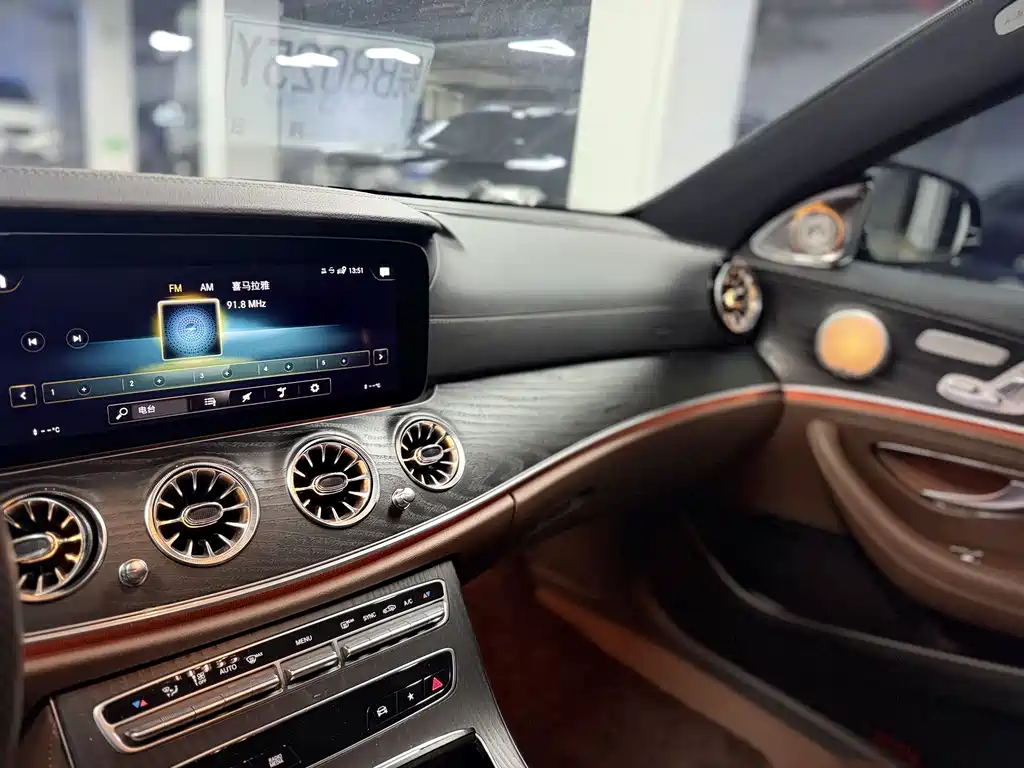 MERCEDES-BENZ E CLASS