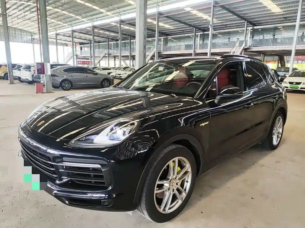 Porsche Cayenne Hybrid 2021