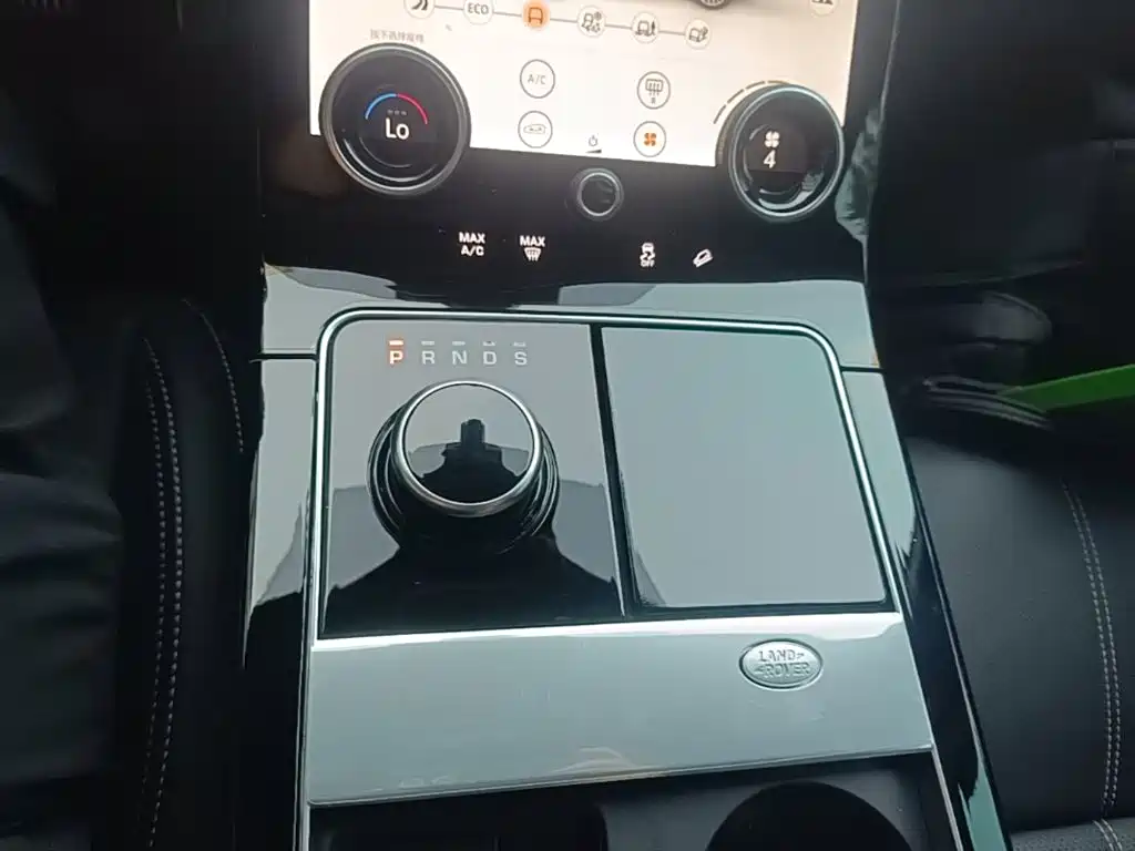 Land Rover Velar — миниатюра 14