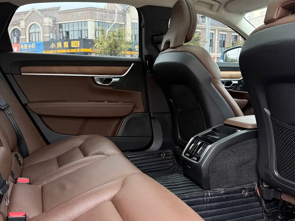 Volvo S90 — миниатюра 12