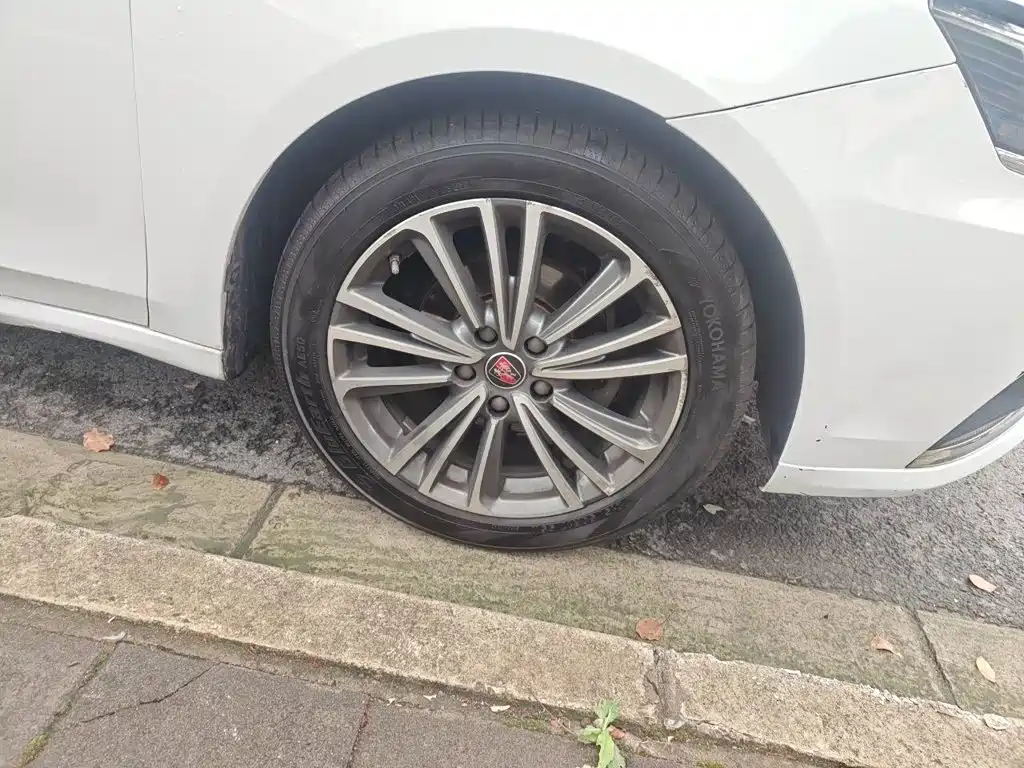 Roewe i6 Classic — миниатюра 8