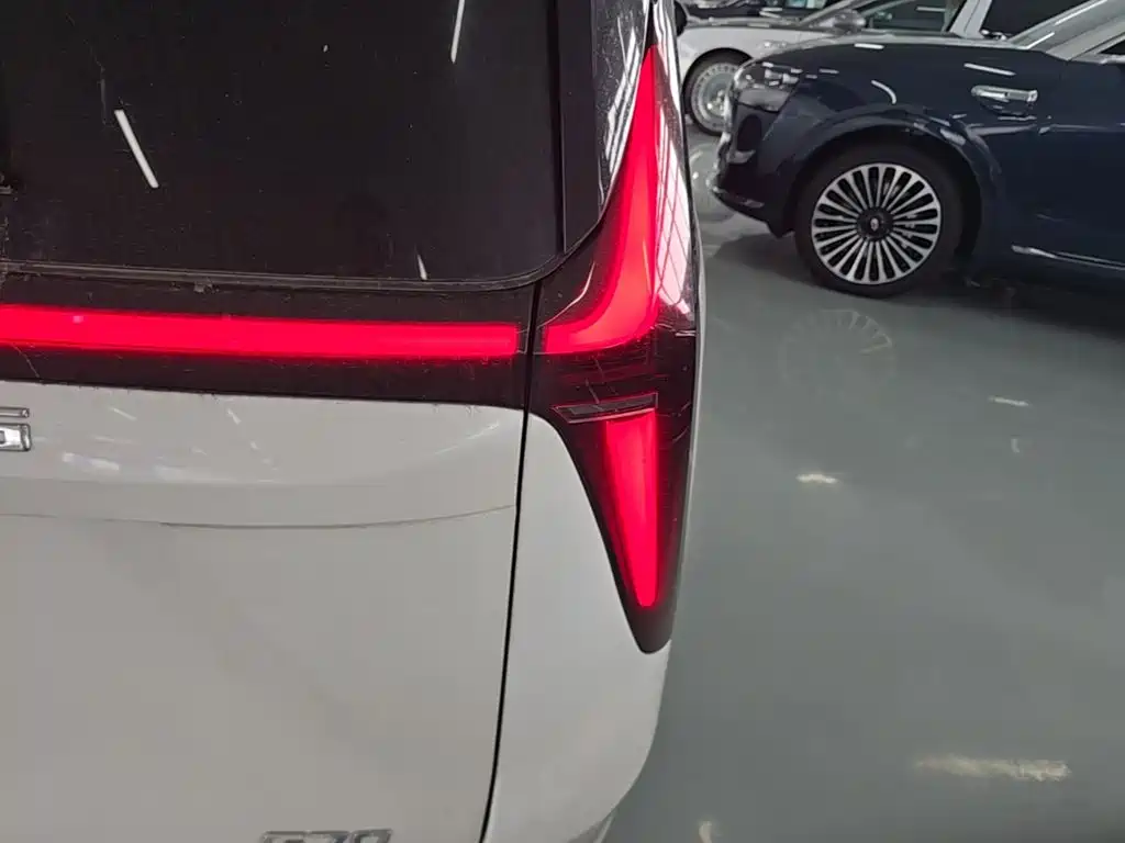 MAXUS G70 — миниатюра 8