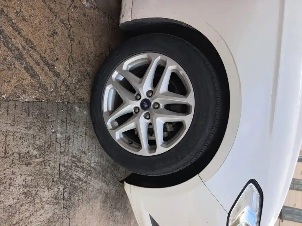 Ford Mondeo — миниатюра 8