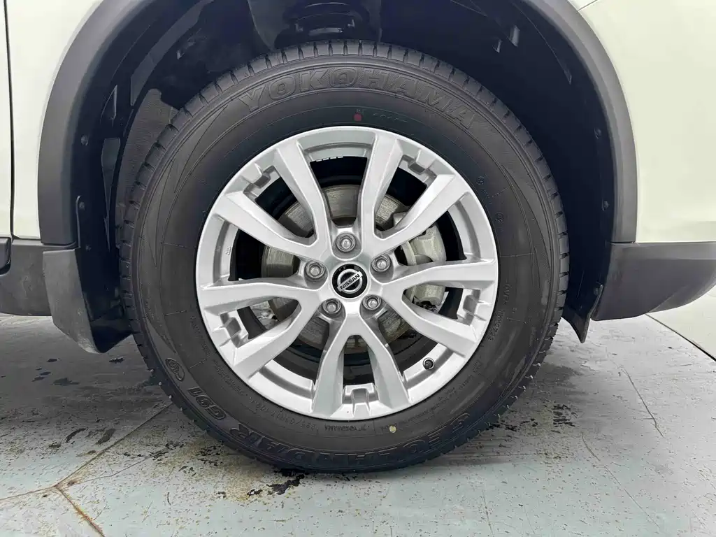 Nissan X-Trail — миниатюра 8
