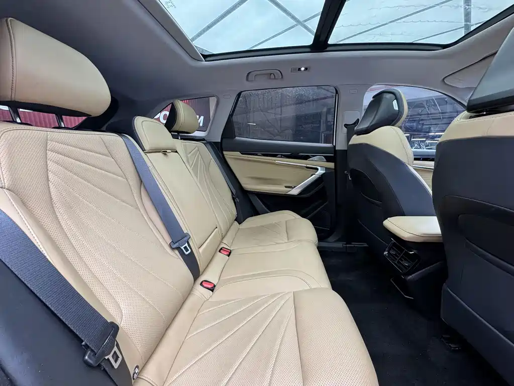 Geely Boyue L — миниатюра 17