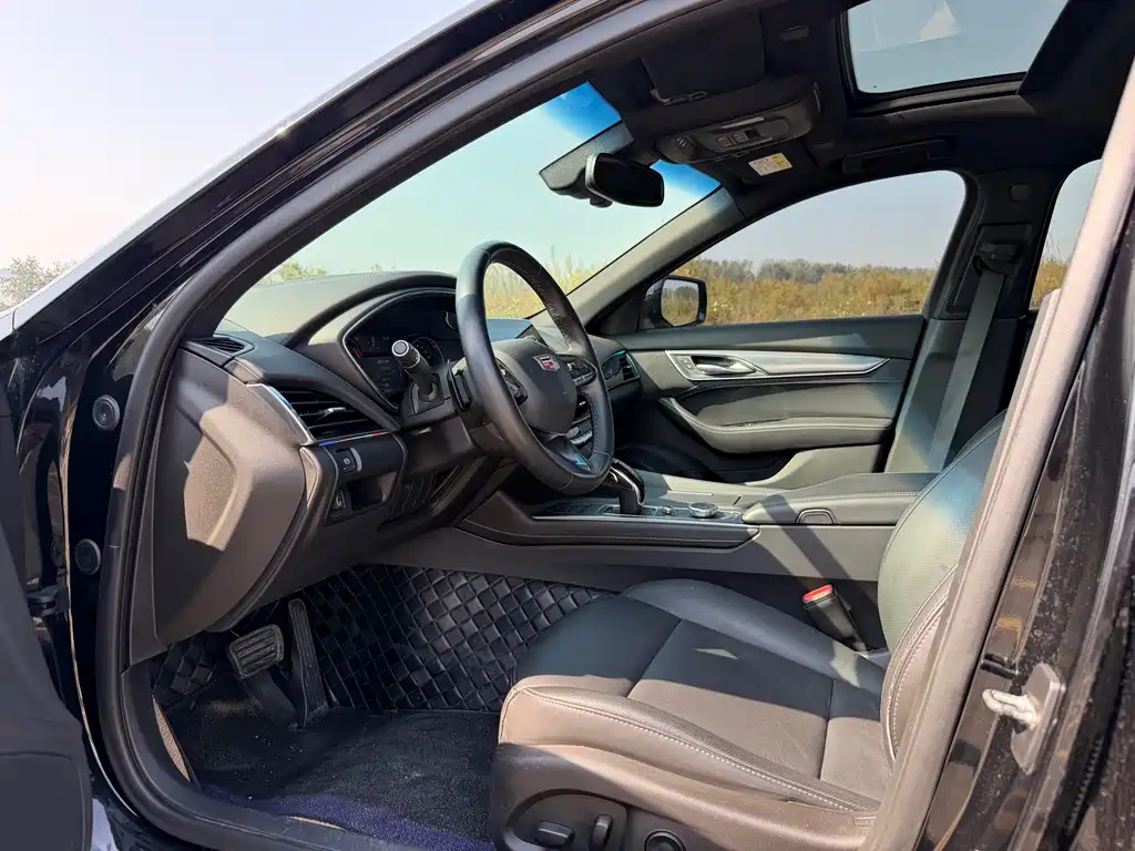 Cadillac CT5 — миниатюра 4