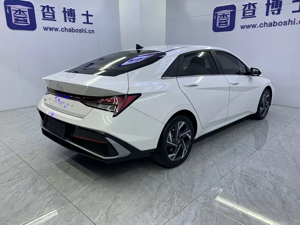 Hyundai Elantra — миниатюра 21
