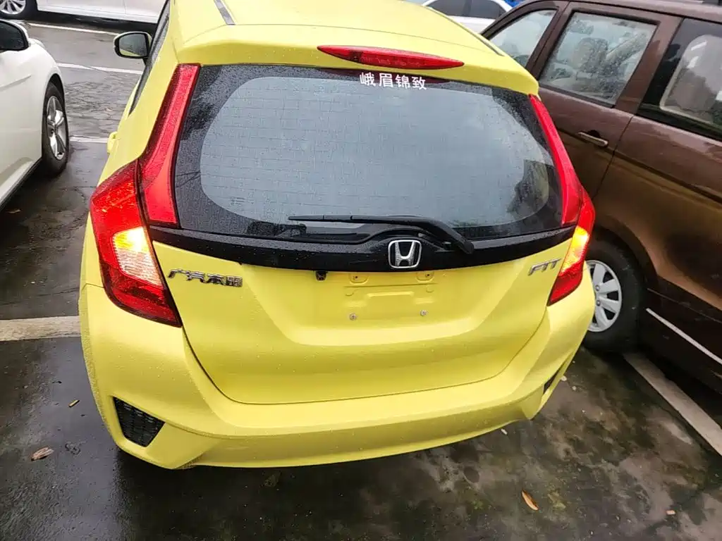 Honda Fit — миниатюра 6