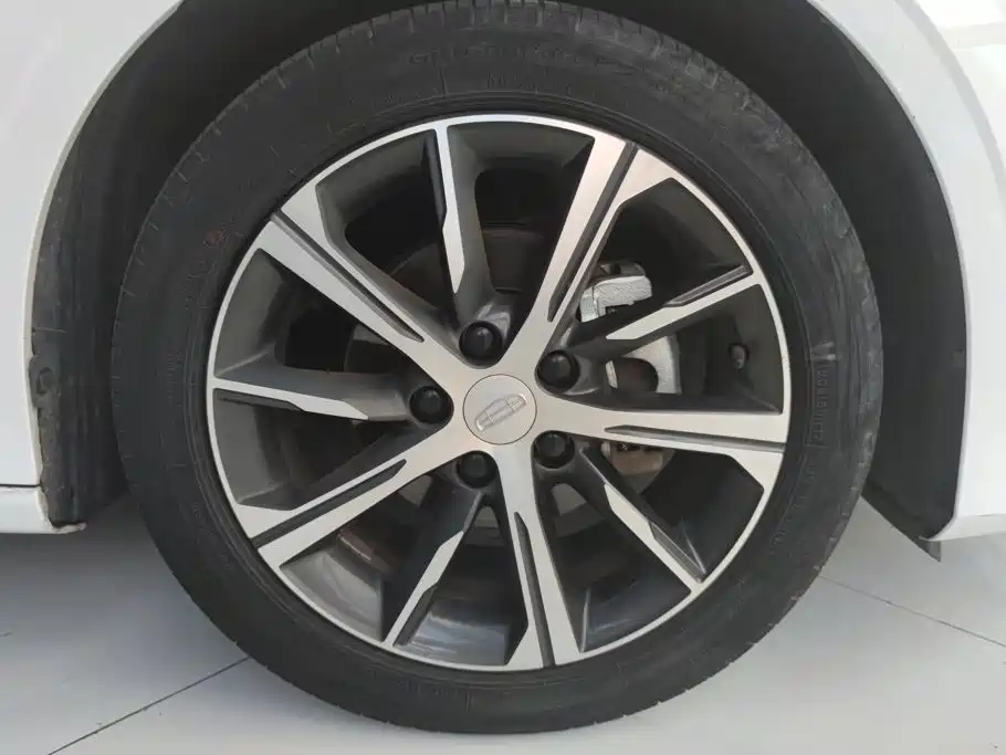 Geely Emgrand — миниатюра 6