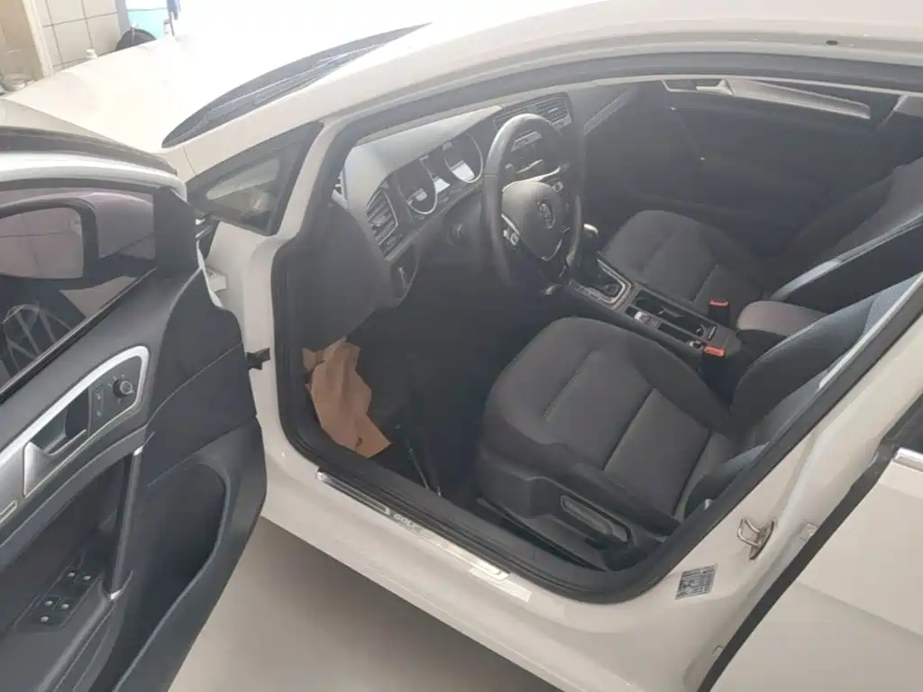 Volkswagen Golf — миниатюра 16